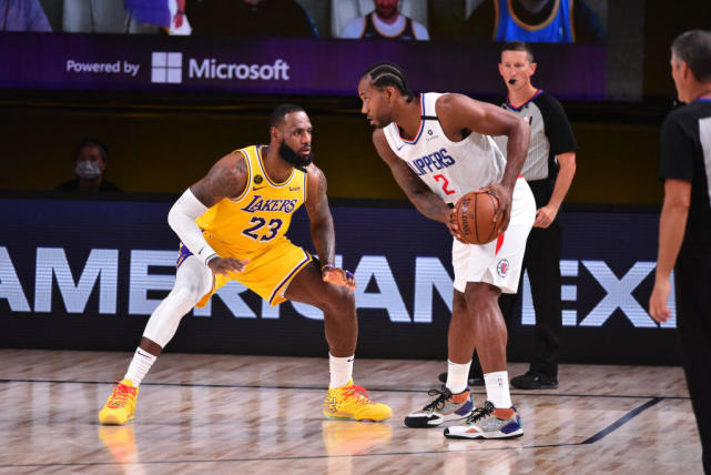 NBA-詹姆斯三分绝杀快船，湖人终结对手12连胜登顶西部引热议